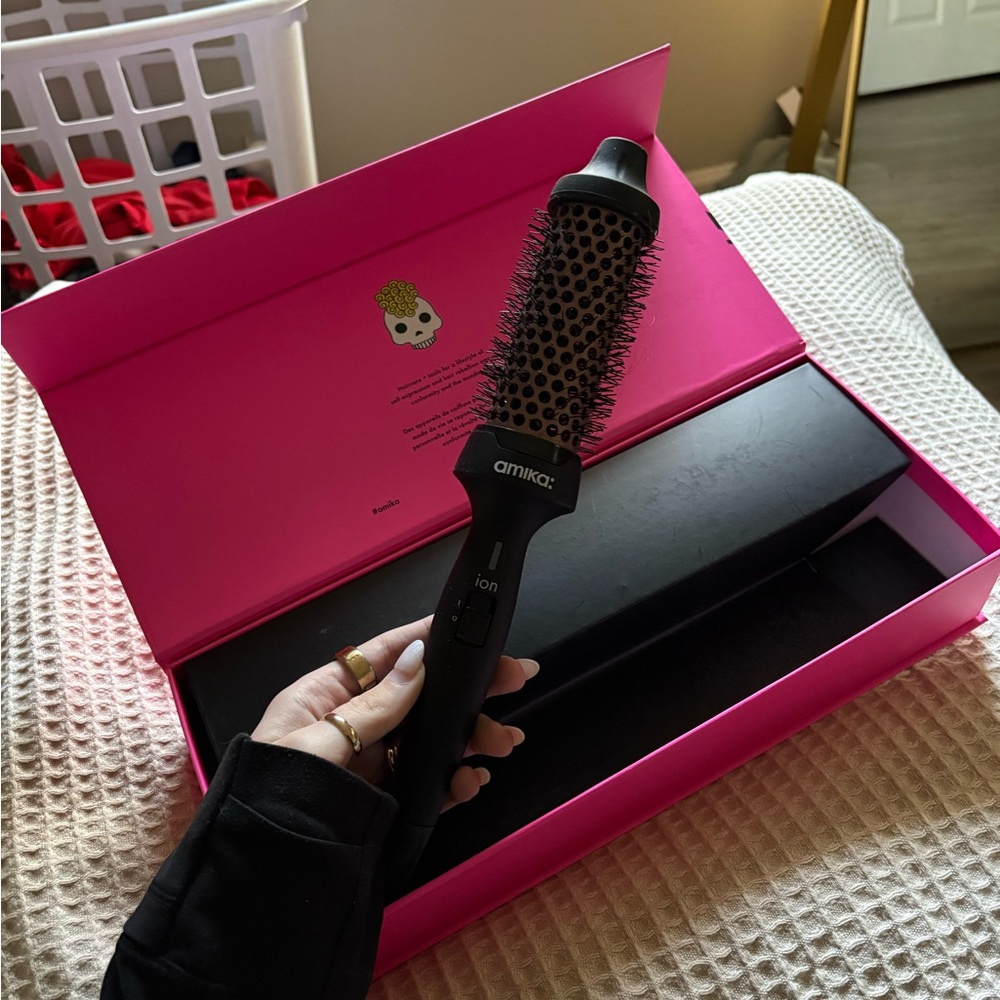 Amika blowout babe thermal brush